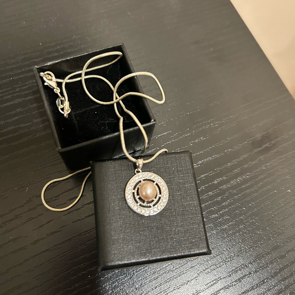 Silver petal necklace